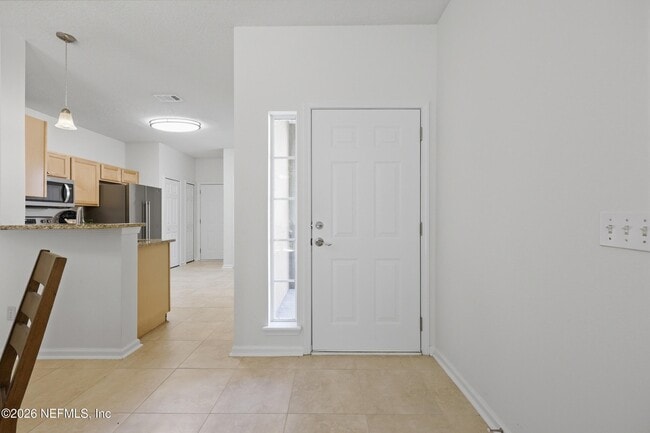 Building Photo - 334 Scrub Jay Dr