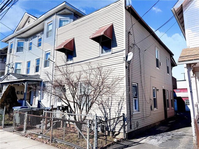 Foto del edificio - 361 Nichols St