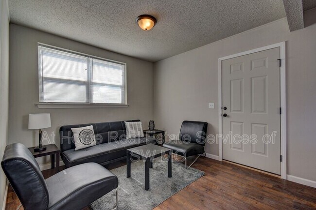 Foto del edificio - 920 S Campbell Ave