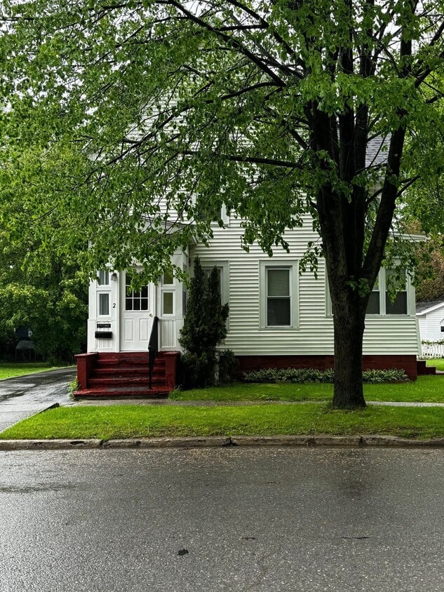 Entrance -220 N JamesStreet. - 220 N James St