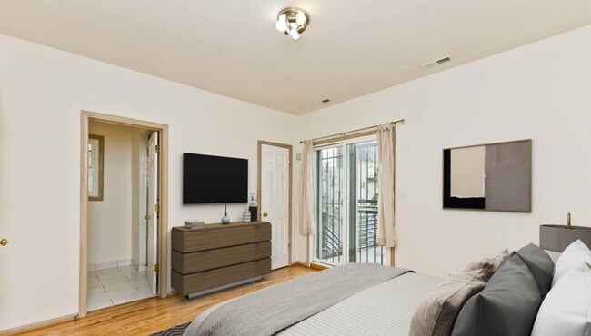Foto del edificio - 1443 W Walton St