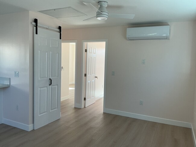 Foto del edificio - 5109 Dubois Dr