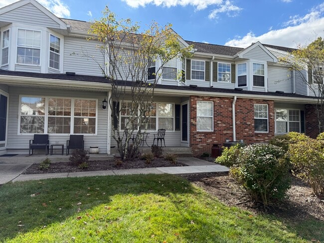 Building Photo - 2504 Cortland Ln