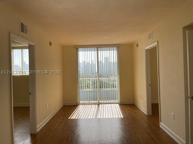 Foto del edificio - 420 SW 12th St