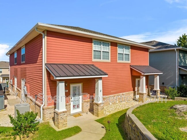 Foto del edificio - 710 Arbor Lake Dr