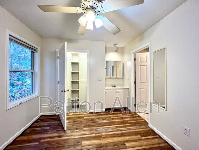 Foto del edificio - 109 Citadel Dr