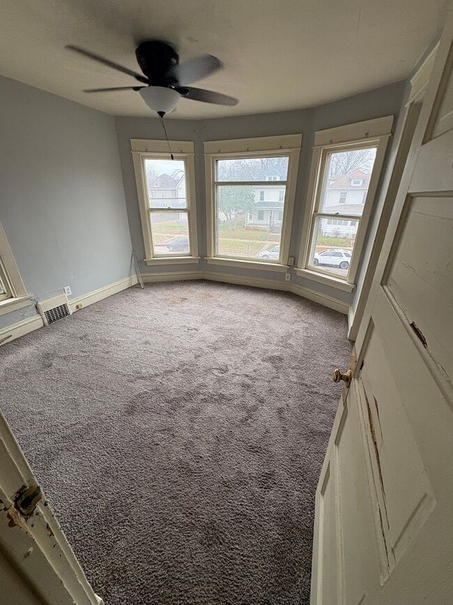 Foto del edificio - 3 Bedroom 1 Bathroom Townhome