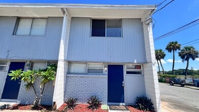 Building Photo - 1010 N Fiske Blvd