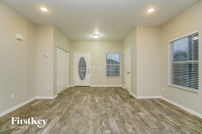 Foto del edificio - 6309 Greenhaven Ave