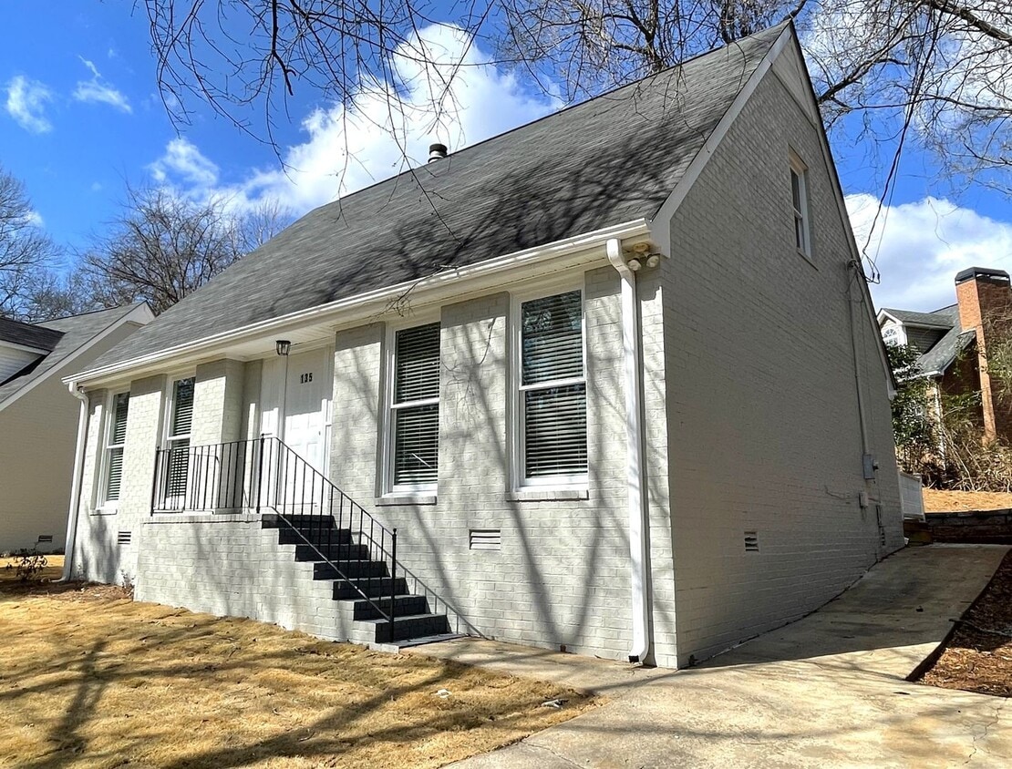 Primary Photo - Five Points - 4br House