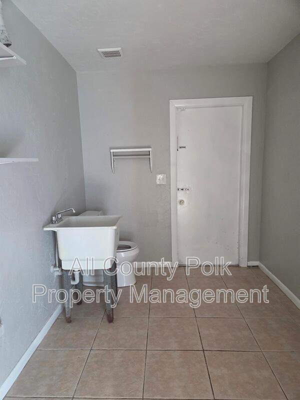 Foto del edificio - 709 Pineville Ln