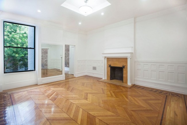 Building Photo - 105 W 136th St