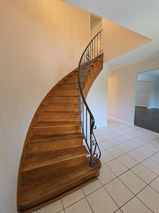 Foto del edificio - 6386 Taylor Rd