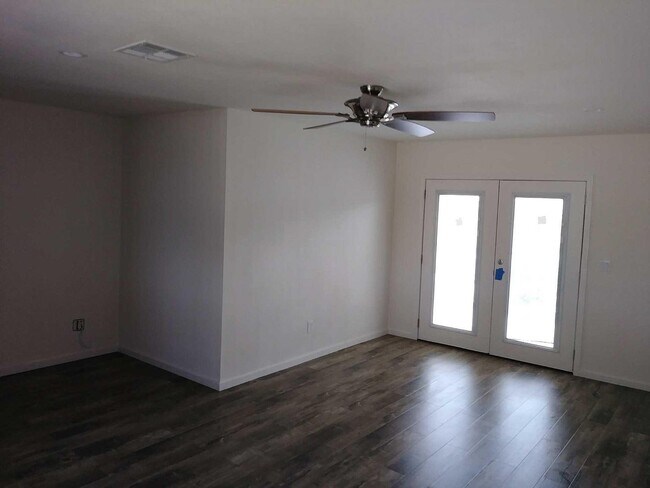 Foto del edificio - 750 Kootenay Dr