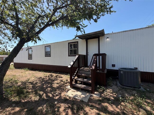 Building Photo - 104 Castillo St
