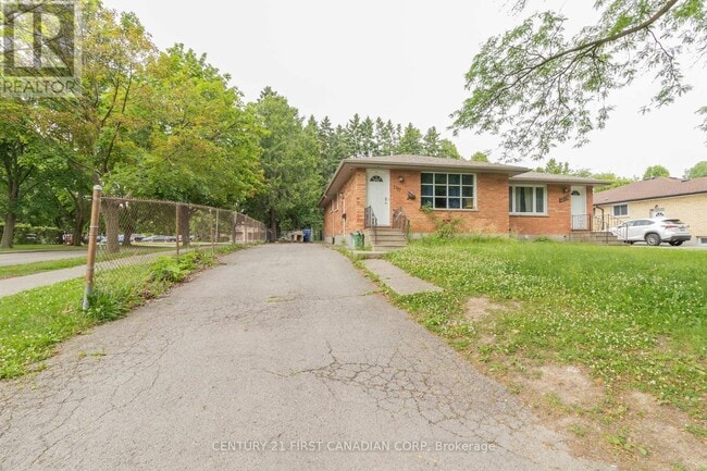 Building Photo - 1217 Victoria Dr