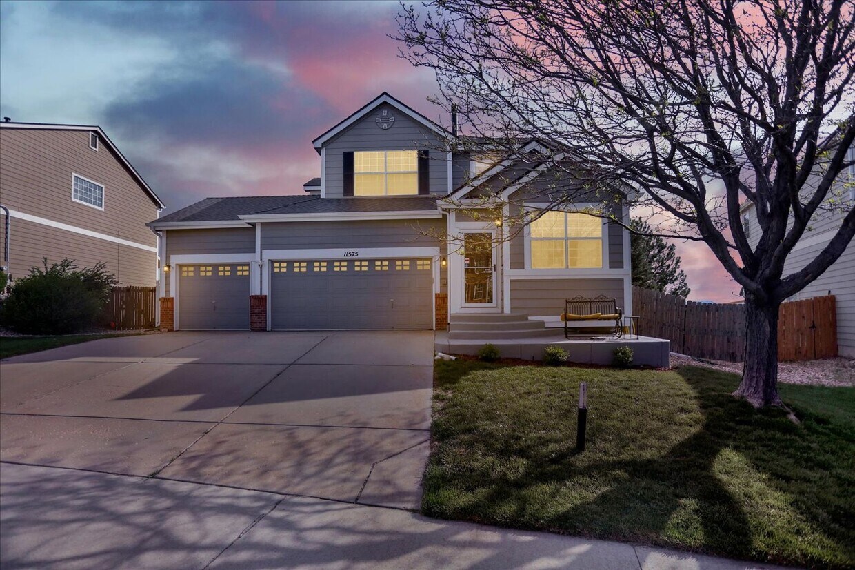 STUNNING 3 Bedroom House in Very Desirable... - STUNNING 3 Bedroom House in Very Desirable...