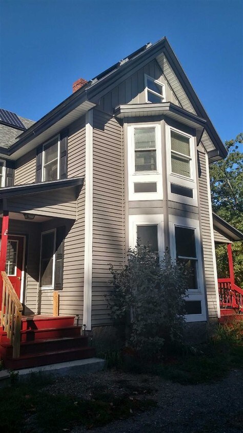 Primary Photo - 71 Main St