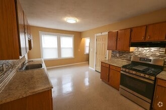 Building Photo - 42 Corona St