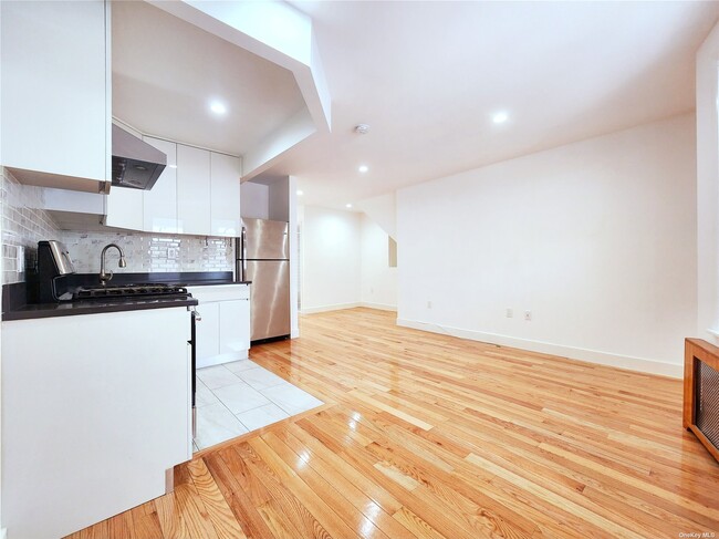 Foto del edificio - 89-40-89-98 98th St