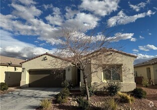 Building Photo - 4399 S Laurel Ln