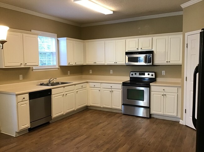 Building Photo - 134 Kimeo Way