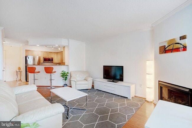 Foto del edificio - 3101 N Hampton Dr