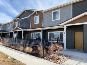 Building Photo - 3631 Ronald Reagan Ave