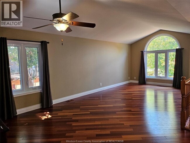 Building Photo - 435 Menard Ln