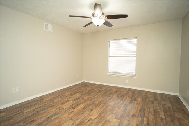 Building Photo - 2956 Waterloo Rd