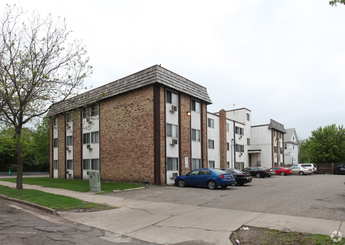 Building Photo - Hennepin Apartments