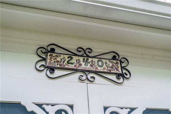 Foto del edificio - 240 Melrose Ave