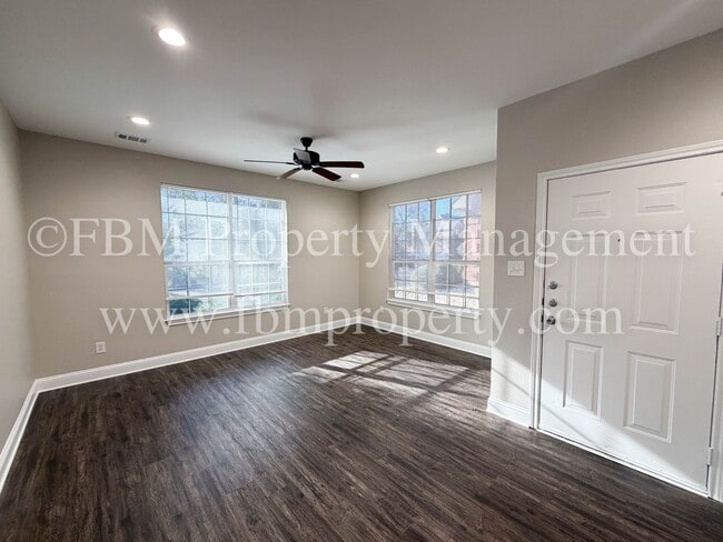 Building Photo - Hidden Creek Apartments, Unit C - 2 Bedroo...