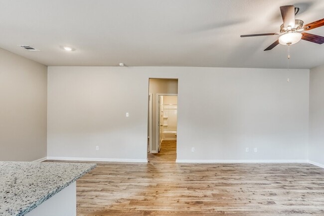 Foto del edificio - 7642 Tipton Meadow Way