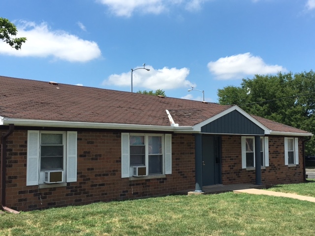 Primary Photo - 100-130 N McReynolds Ct