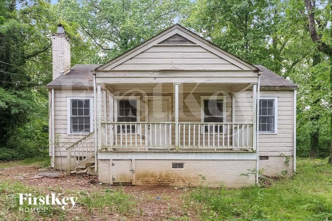 Building Photo - 2641 Sylvan Rd