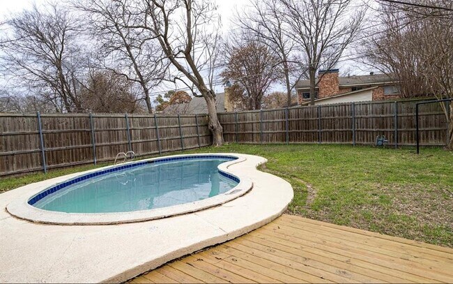 Foto del edificio - 4518 Sandra Lynn Dr