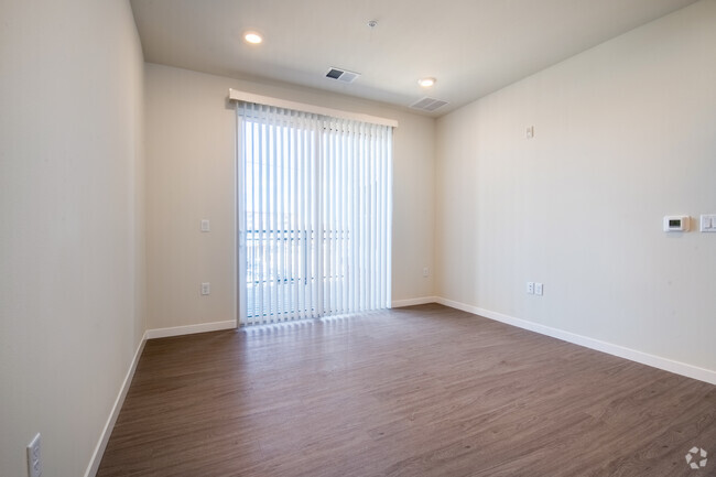 1HAB, 1BA - 746 ft² - The Landing at 818