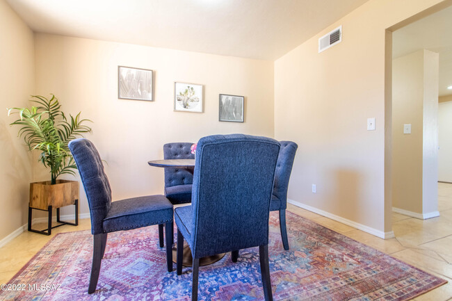 Building Photo - 926 S Camino Seco