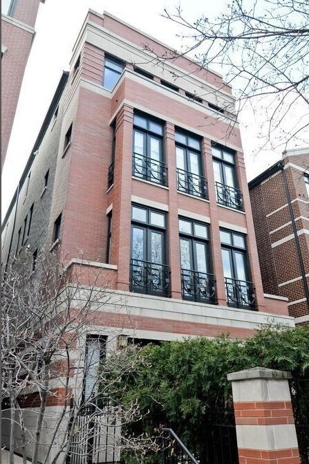 Foto principal - 2850 N Burling St