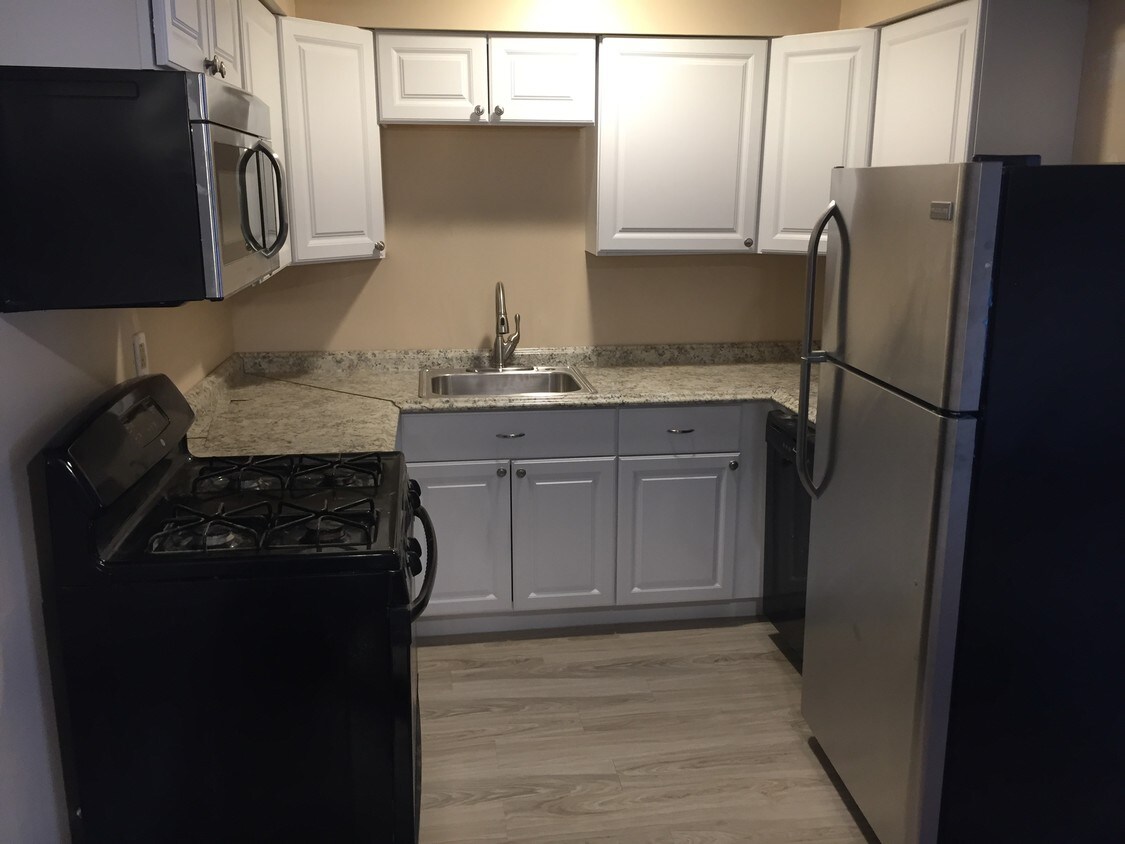 102 Bailey Ct, Middle Island, NY 11953 Apartments in Middle Island