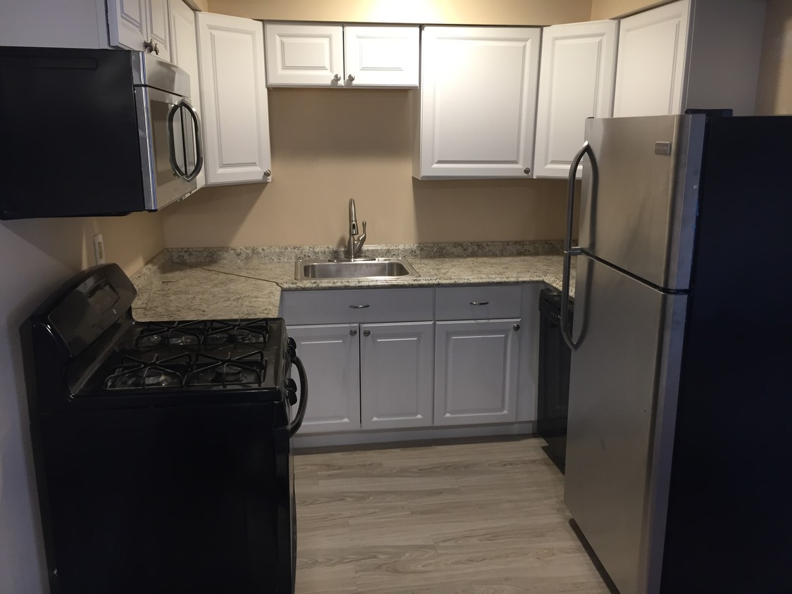 Brand new! - 102 Bailey Ct