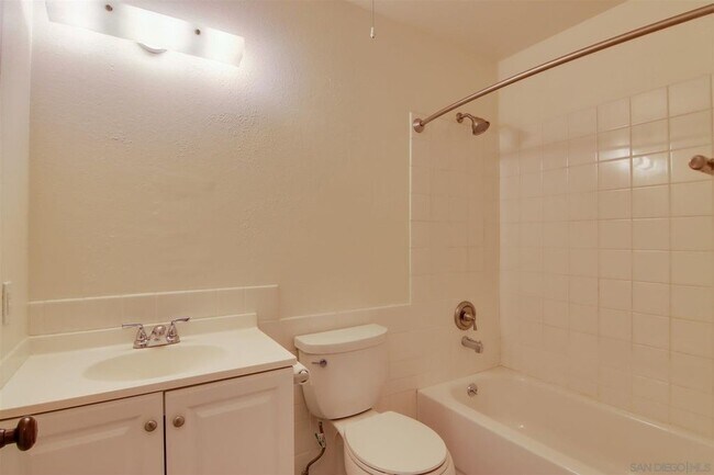 Foto del edificio - 7955 Jade Coast Rd