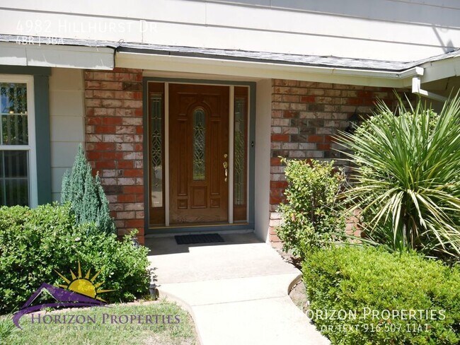 Building Photo - 4 Bed 2.5 Bath 1,744 Sq. Ft. Larchmont Hil...