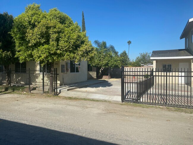 Building Photo - 14701 Los Angeles St