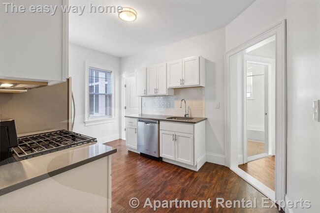 Photo - 122 Columbia St Apartment