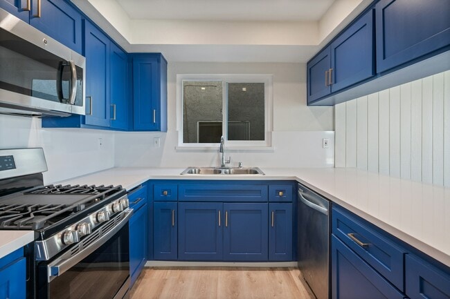 Building Photo - 845 2nd St