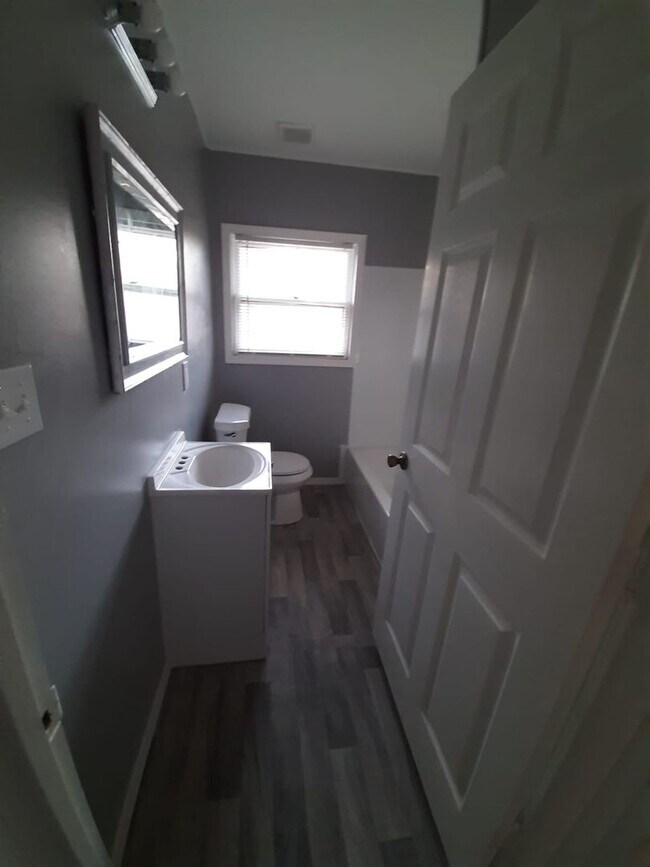 Building Photo - Comfortable house located at Nederland