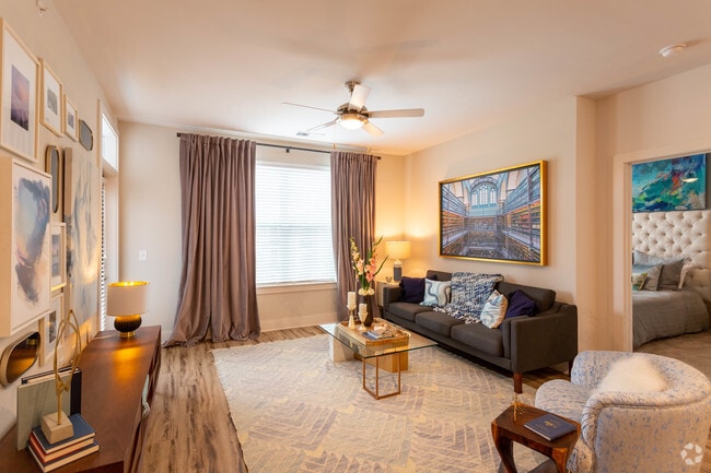 Interior Photo - Blu at Northline