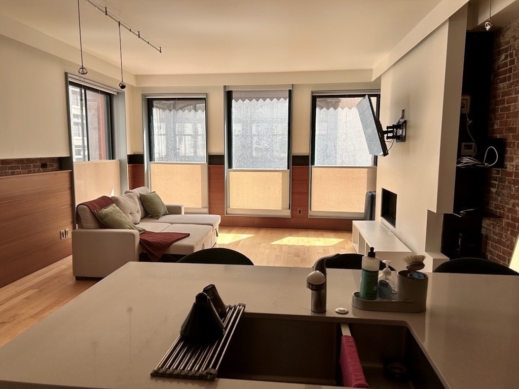 Foto principal - 681 Washington St